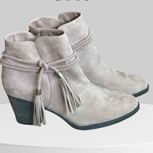 BAMBOO Tassel Suede Ankle Boots 3” Heel Tan Women’s Size 10 Side Zip New Withou…